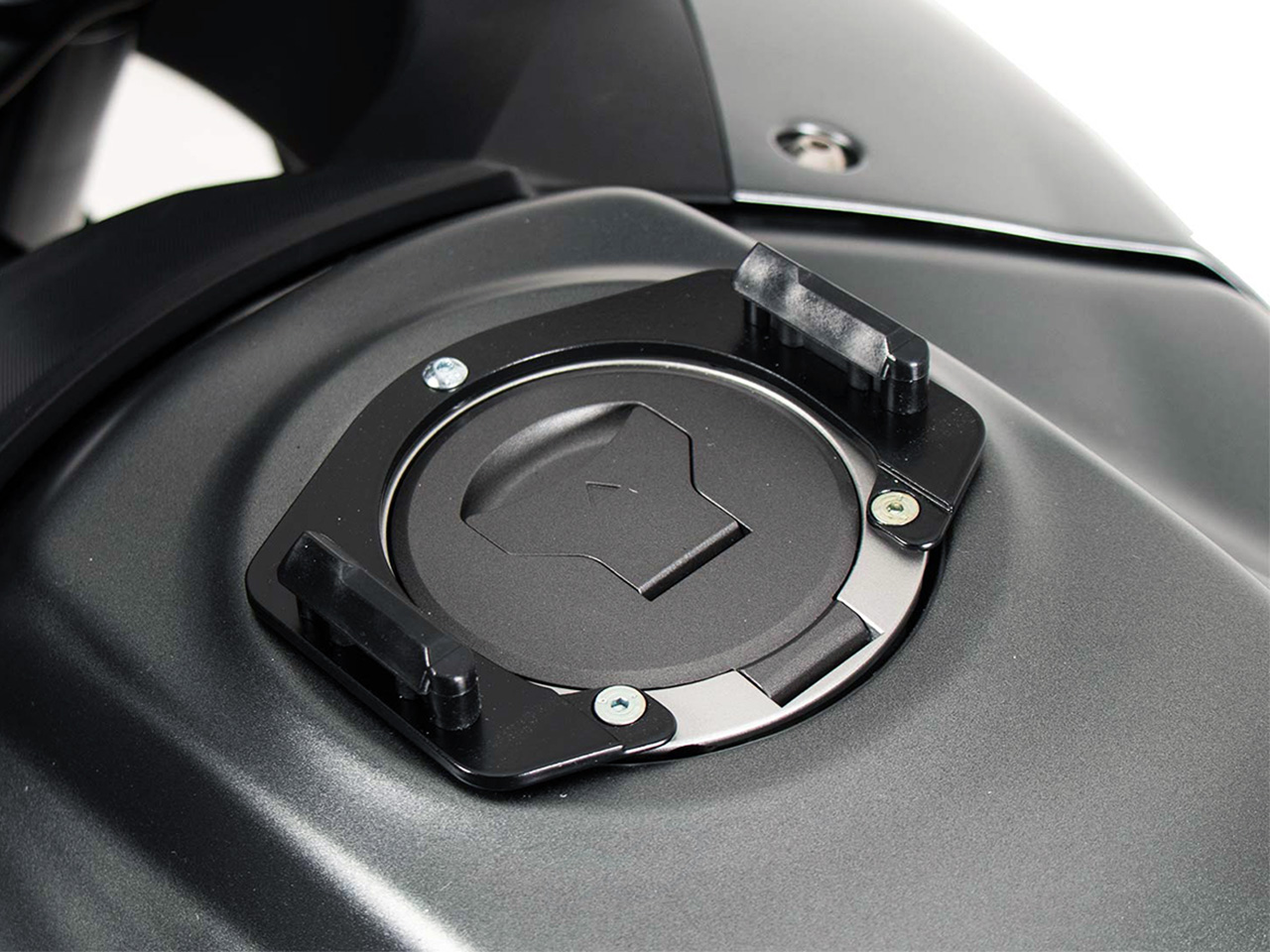 ヘプコ＆ベッカー Tankring Basic (Wunderlich タンクバッグ 「CLICK BAG」 用ホルダー)  516-013-5