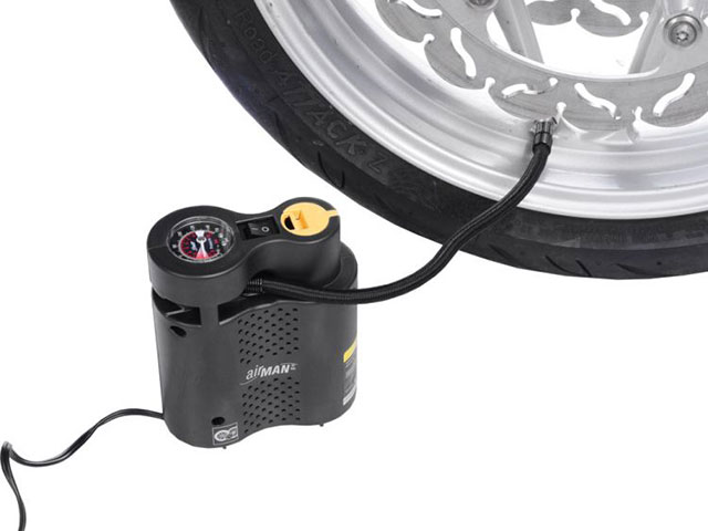 12Vエアコンプレッサー（10気圧ゲージ）