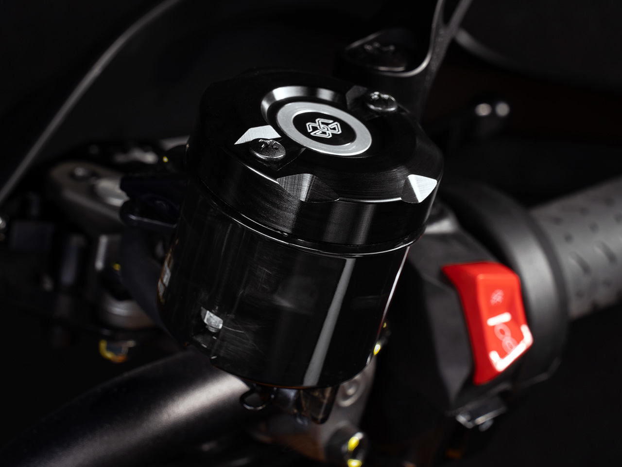 ギルズツーリング フロントブレーキ フルードタンクキャップ