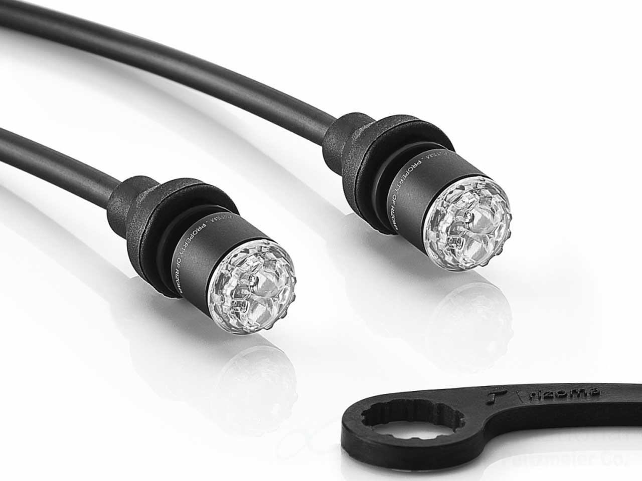 izoma / リゾマ 尾灯/制動灯一体型ウィンカー 「Light Unit S」