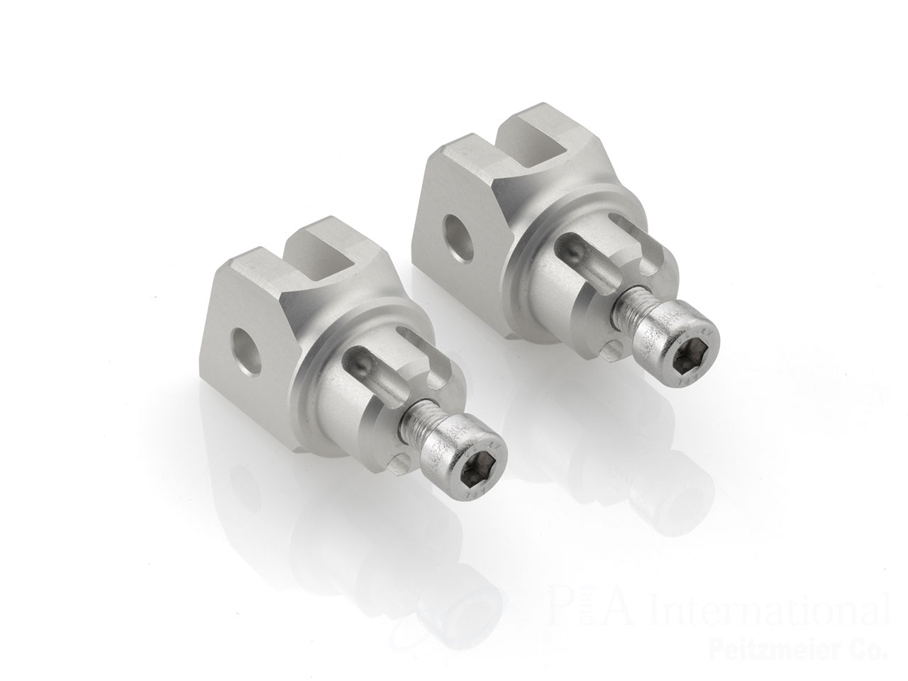 rizoma / リゾマ ライダー＆パッセンジャーペグアダプター 左右セット PE794