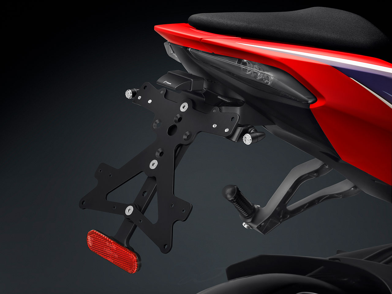 rizoma/リゾマ ライセンスプレートサポート フェンダーレスキット 「FOX」 HONDA CBR1000RR-R Fireblade