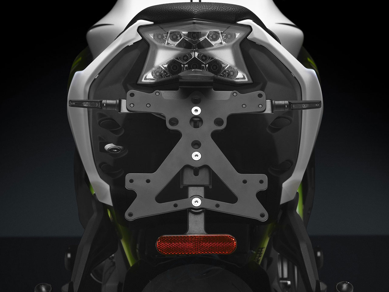 rizoma/リゾマ ライセンスプレートサポート フェンダーレスキット 「FOX」 Kawasaki Z650 / Ninja650