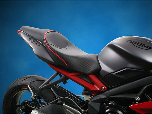 Sargent ワールドスポーツパフォーマンスシート Street Triple / Street Triple R ('13-) EUレギュラーシート パイピング：ブラック