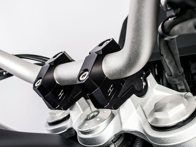 バイクハンドルライザー オートバイハンドルバーライザーアップツールキットバー移動アルミハンドルバーリフトF800GSアドベンチャーF 補助リフトブラケット  オートバイ用ハンドルバー ライザー延長クランプに適合するR1200R F800S F700GS F650G F F800GS GS800 F 800  GS ... オートバイハンドルバーライザークランプアダプターリフト高さライザーF800GS用F 800GS 2023 ハンドルバーライザー