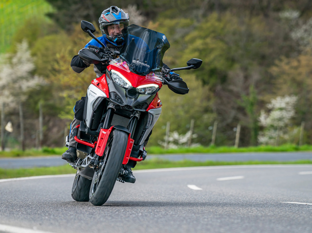 Mystrada（マイストラーダ）の「ベロアガウンカーデ（ニット