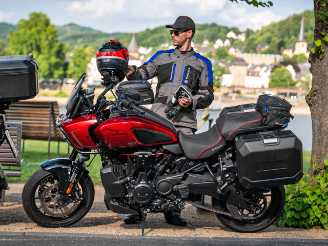 Wunderlich サイドケース 「X-CASE」 Harley-Davidson パンアメリカ