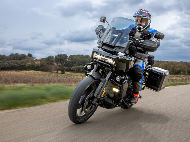 BMWモトラッド純正　ウィンドシールド・ホルダー・スポイラーのセット BMW - R1250R用 BMW Motorrad純正品「 ウインドシールド