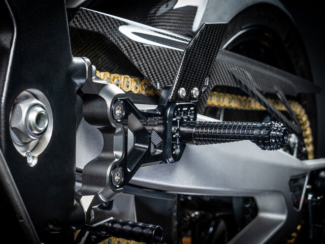 ギルズツーリング アジャスタブルバックステップ FXR S1000RR (