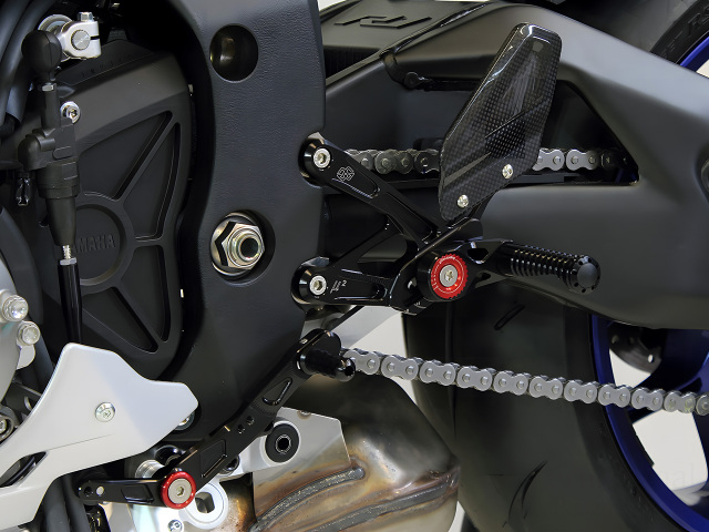 ギルズツーリング アジャスタブルバックステップ MUE2 YZF-R1