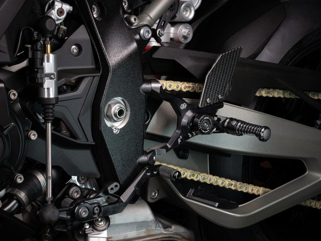 ギルズツーリング アジャスタブルバックステップ MUE2 BMW M1000RR