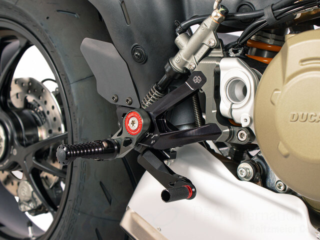 ギルズツーリング アジャスタブルバックステップ MUE2 DUCATI