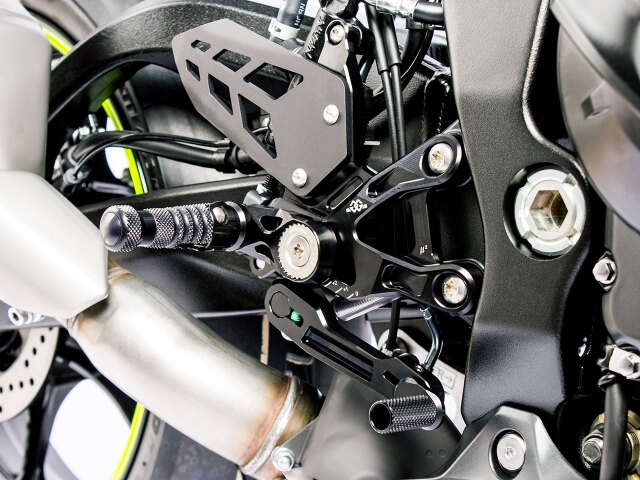 ギルズツーリング アジャスタブルバックステップ MUE2 GSX-R 1000 / R