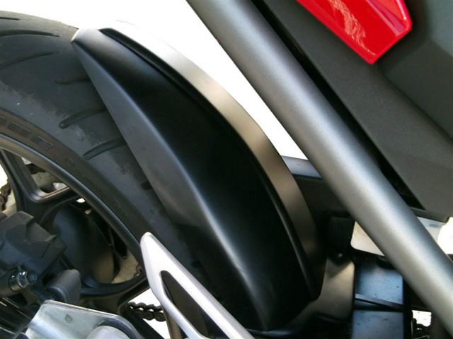 P&A International インナーリアフェンダー NC700X / NC750X / NC700S 