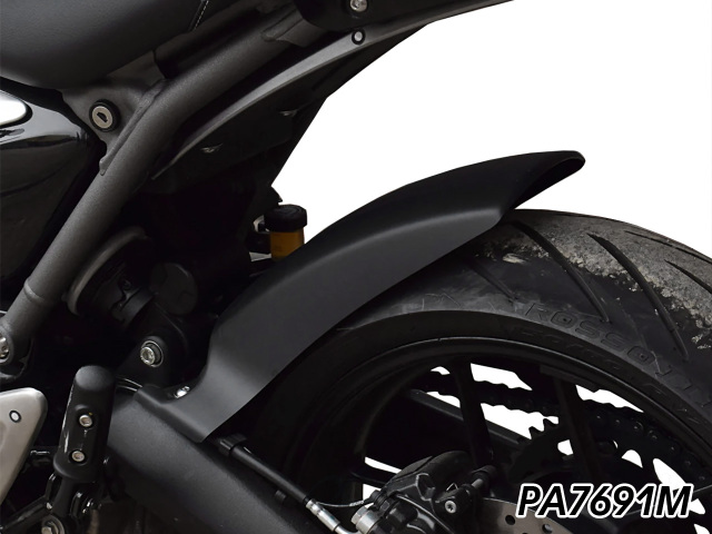 P&A International インナーリアフェンダー Triumph スクラン
