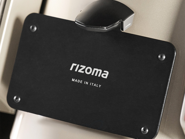 rizoma / リゾマ AMERICANA ナンバープレートホルダーキット