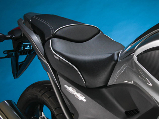 Sargent ワールドスポーツパフォーマンスプラスシート Honda Nc750x Nc700x Euレギュラーフロントシート
