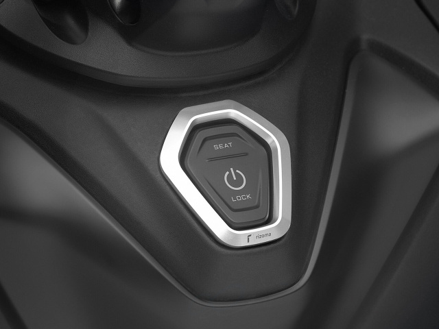 rizoma / リゾマ スターターボタンカバー YAMAHA TMAX 560 / TECH MAX