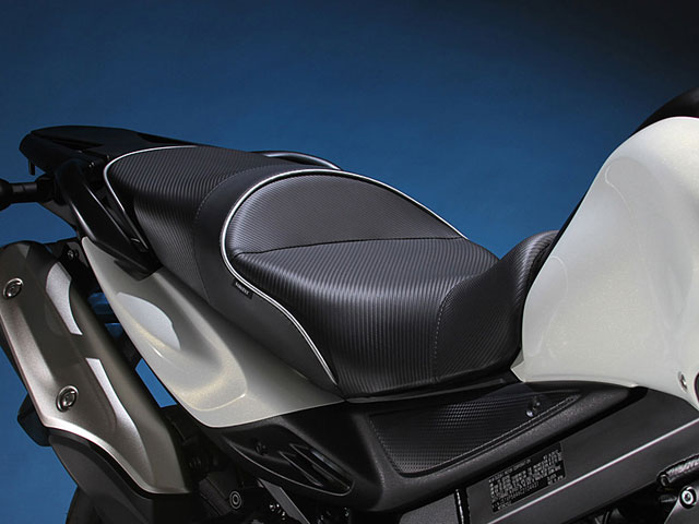 Sargent シート Suzuki V-Strom 650('12-) EUレギュラーシート パイピング:シルバー