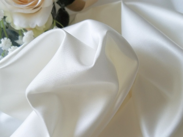 ドレス生地　シルクサテン　24匁