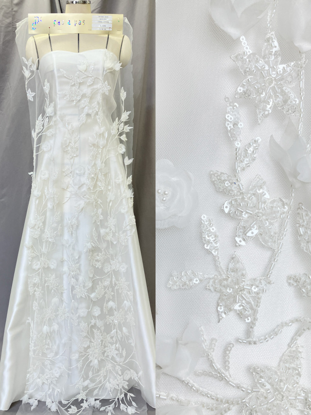 KOP026【ブライダル レース】 花柄 立体花柄 刺繍 スパンコール ウェディング ドレス  ベール ナイロン100%  約158cm(レース加工部分134cm)×15yd乱