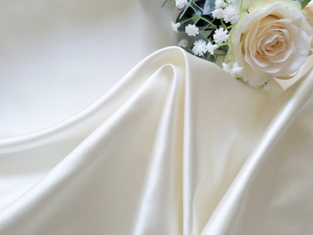 ドレス生地　シルクサテン32匁　