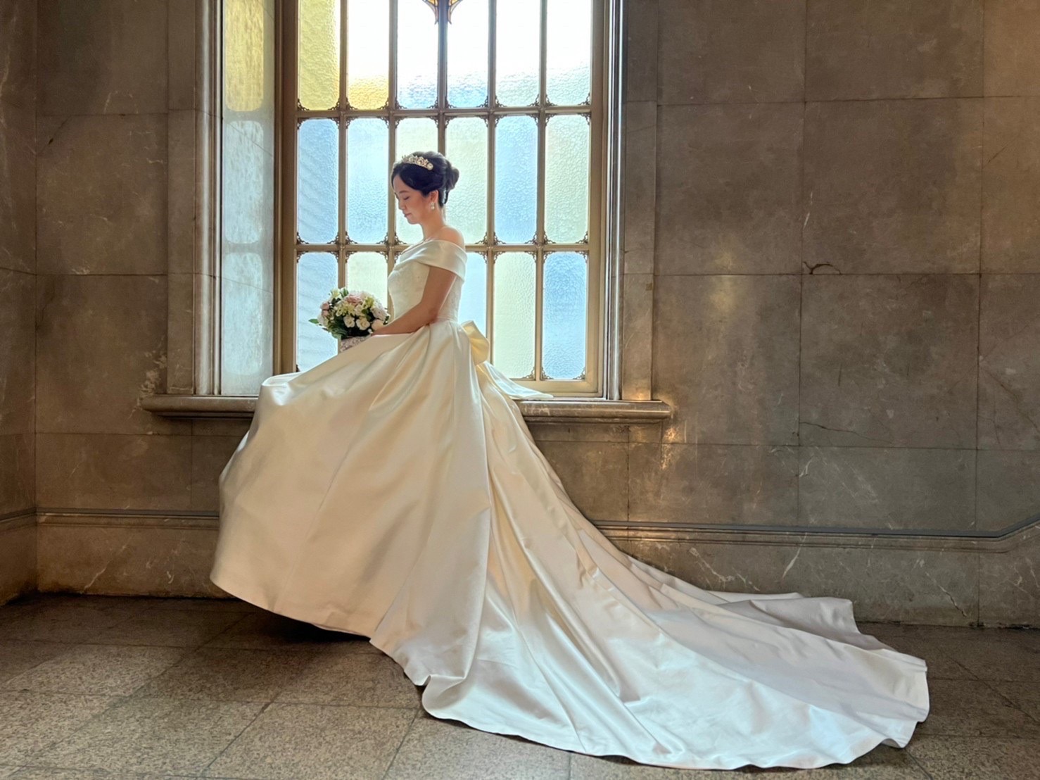 ウエディングドレス生地【シルクサテン】NAP7344シルク100% ふんわりと