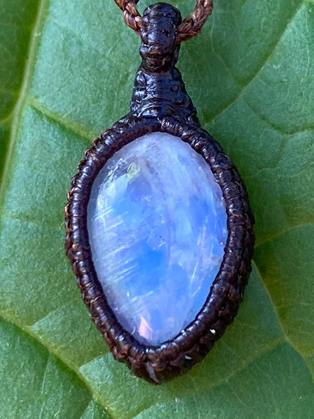 Kula Kula 天然石ネックレス・ムーンストーン