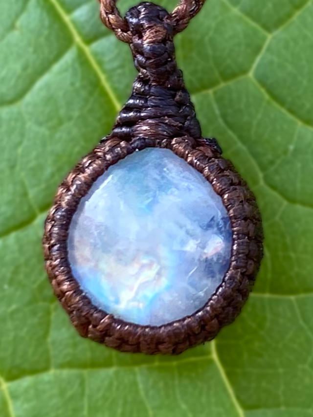 Kula Kula 天然石ネックレス・ムーンストーン