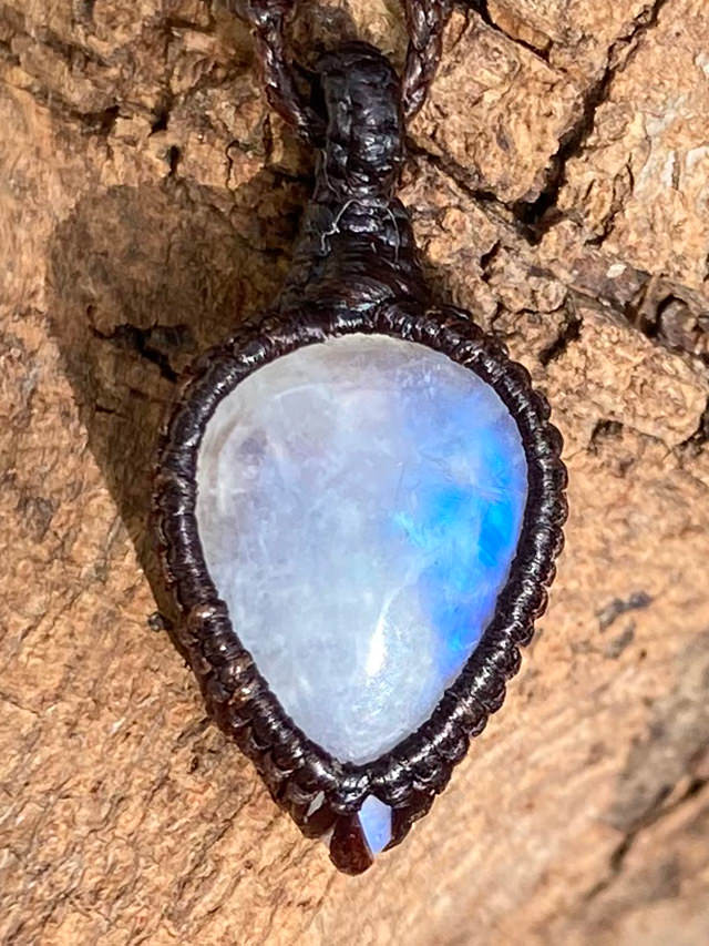 Kula Kula 天然石ネックレス・ムーンストーン