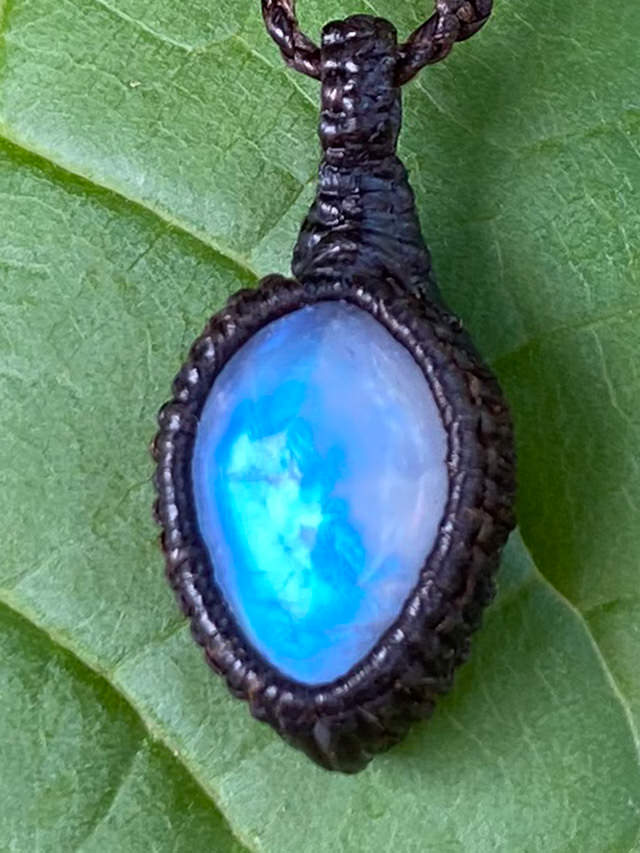 Kula Kula 天然石ネックレス・ムーンストーン