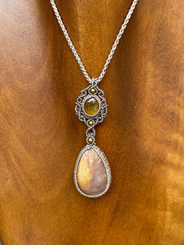 Kula Kula 天然石ネックレス・イエローサファイア　サンストーン