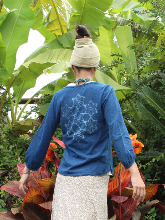 asana パフスリーブ 7分袖カットソー・草木染め バティック入り