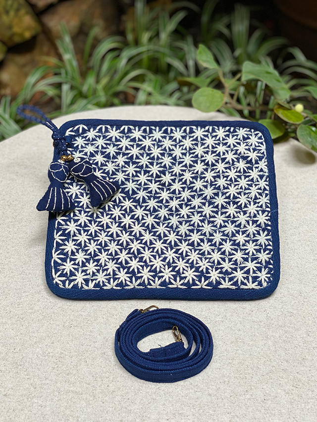 コットン 刺し子 チャーム付きタブレットケース