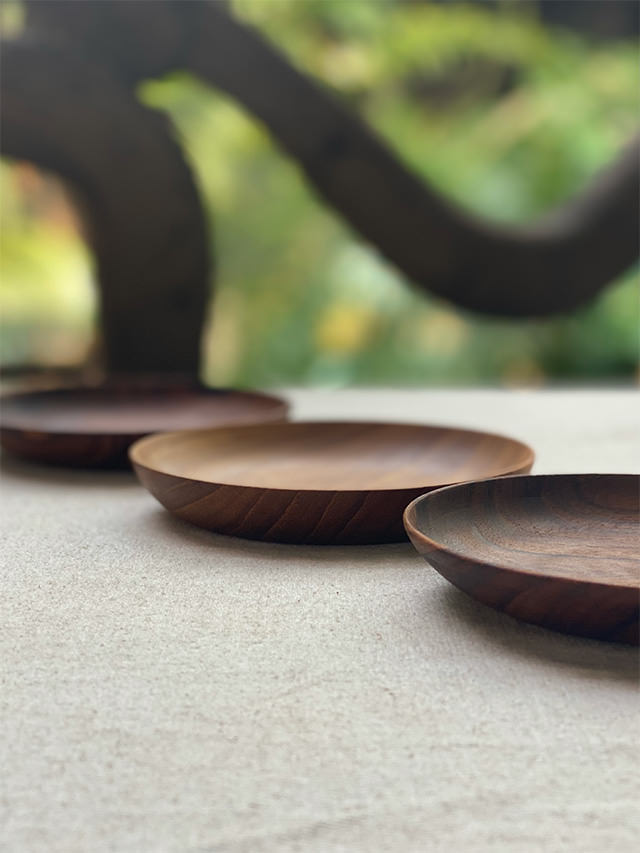 チークWOOD 花形 小皿【パヤカ オンラインショップ】