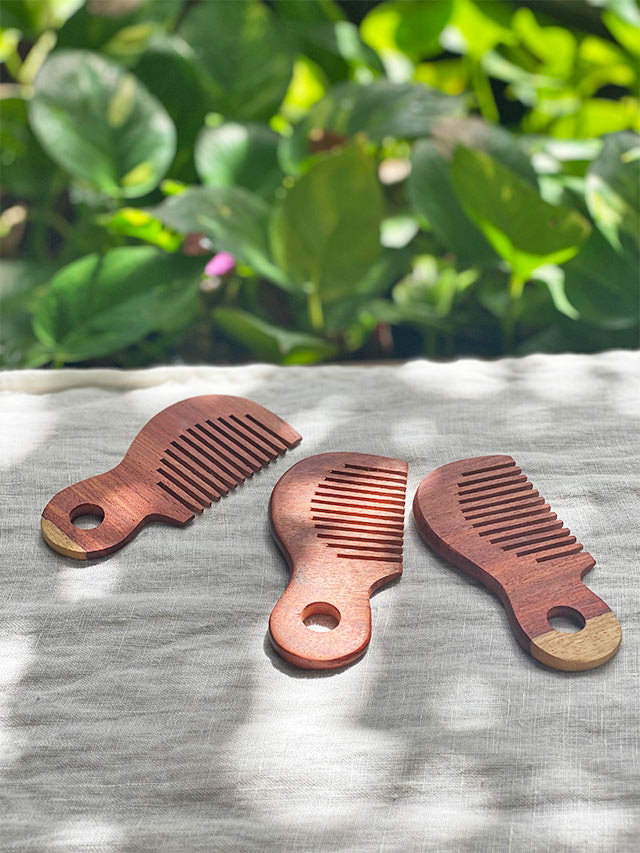 チーク WOOD 手付き くし