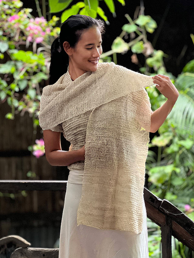 Karma HEMP100% 手編み ショール・きなり