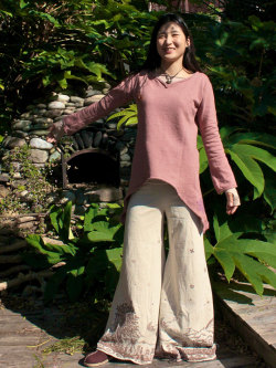 asana フレアーパンツ・ココペリ村プリント