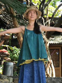 asana NEW ひらひらグレコキャミ・草木染め