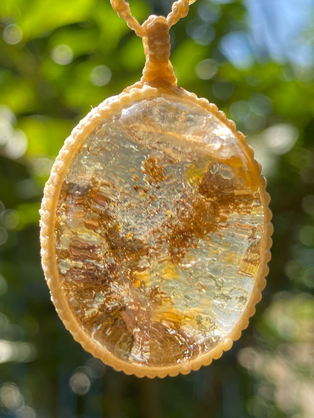 585 天然石　天使　シルキークォーツ　ガーネット　水晶原石　チャーム 585 天然石 天使 シルキークォーツ ガーネット 水晶原石 チャーム 585