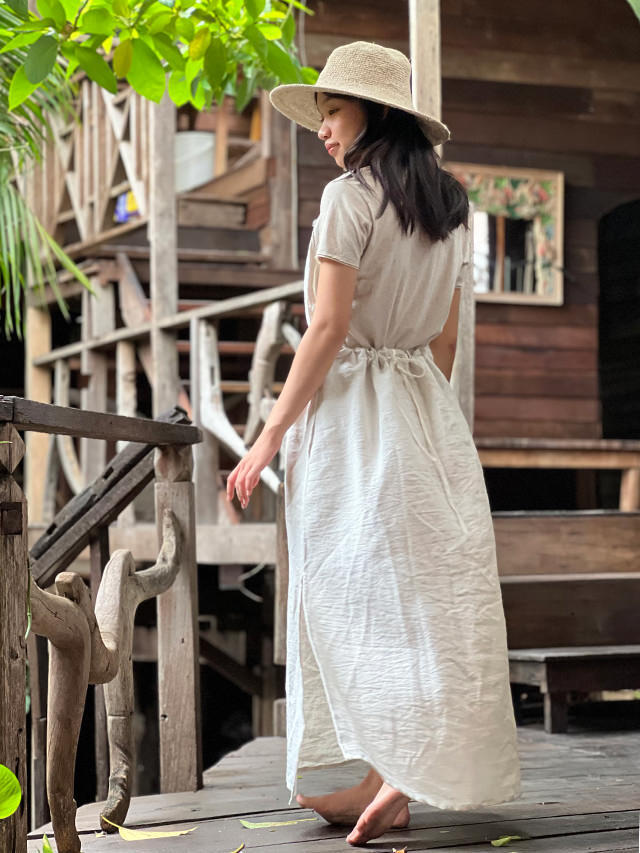 バッククロスワンピースみたいなロングエプロンドレスきなり asana HEMP100% 厚手 NEW エプロン ワンピース・きなり【パヤカ