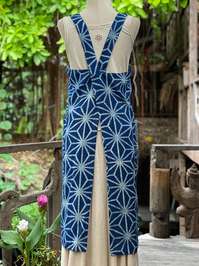 asana HEMP100% 大麻柄 インディゴ抜染 エプロン【パヤカ オンライン