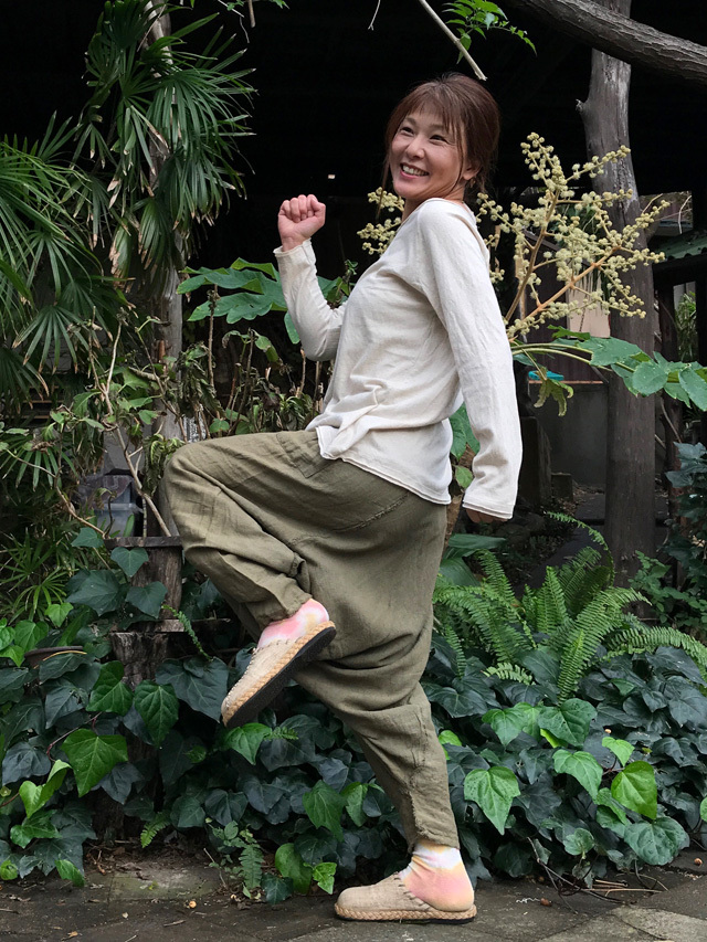 草木染め ヨガウェア ゆったり着れるアラジンパンツ 驚く 自然派 