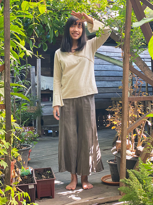 本日のみ大大値下げPAYAKA asana asana HEMP100% フレアー パンツ・草木染め【パヤカ オンライン