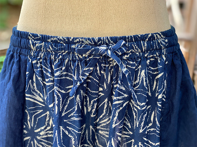 asana HEMP100%かすれ麻柄 インディゴ抜染 ワイド ショート パンツ
