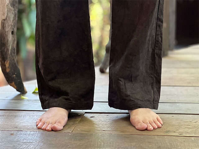 asana HEMP100% デニム風 イージー パンツ・草木染め