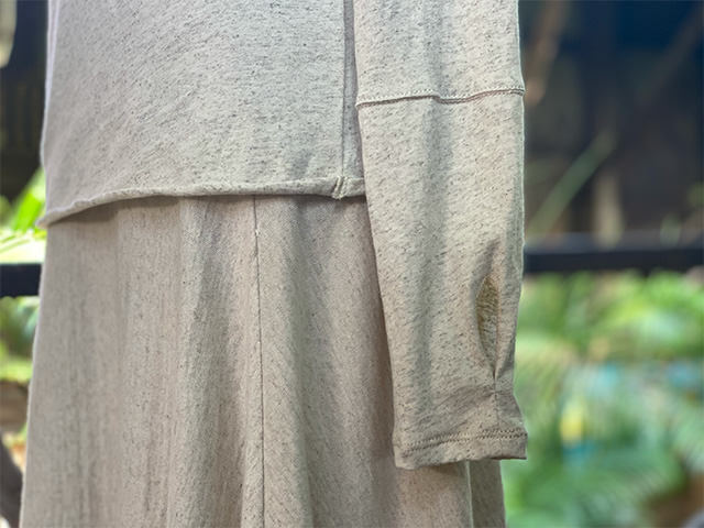 asana ヘンプコットン 薄手 ハイネック グローブ カットソー・きなり