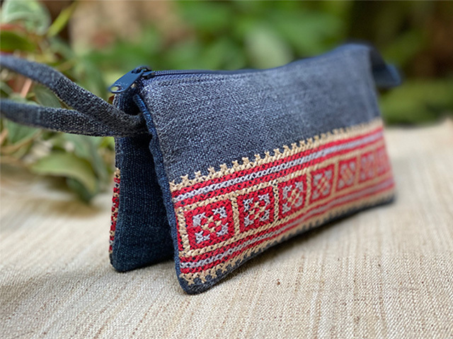 asana HEMP100% 古布 手刺繍 ポーチ【パヤカ オンラインショップ】