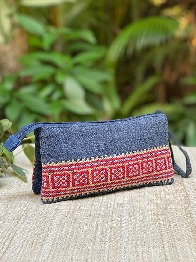 asana HEMP100% 古布 手刺繍 ポーチ【パヤカ オンラインショップ】