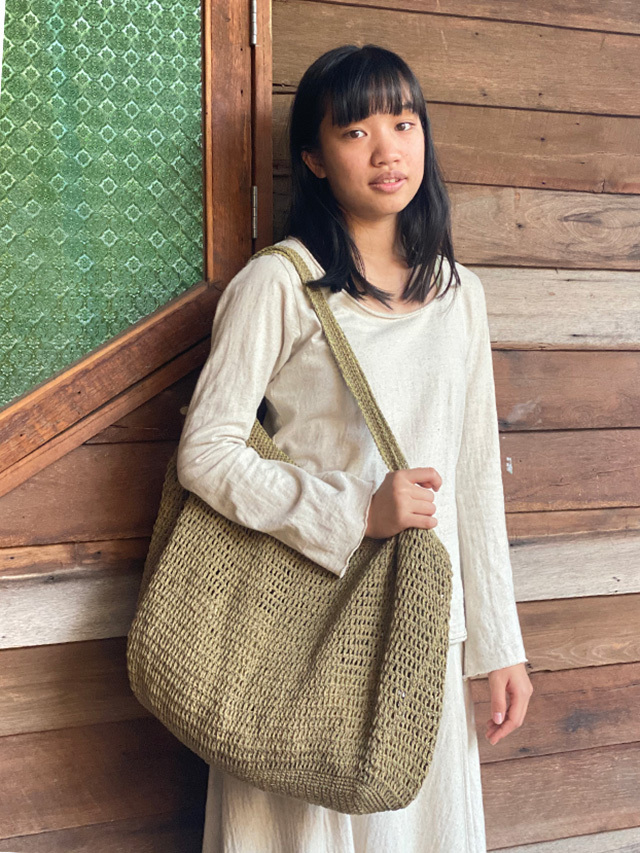 asana HEMP100% 手編み たっぷり ショルダーバッグ・草木染め【パヤカ